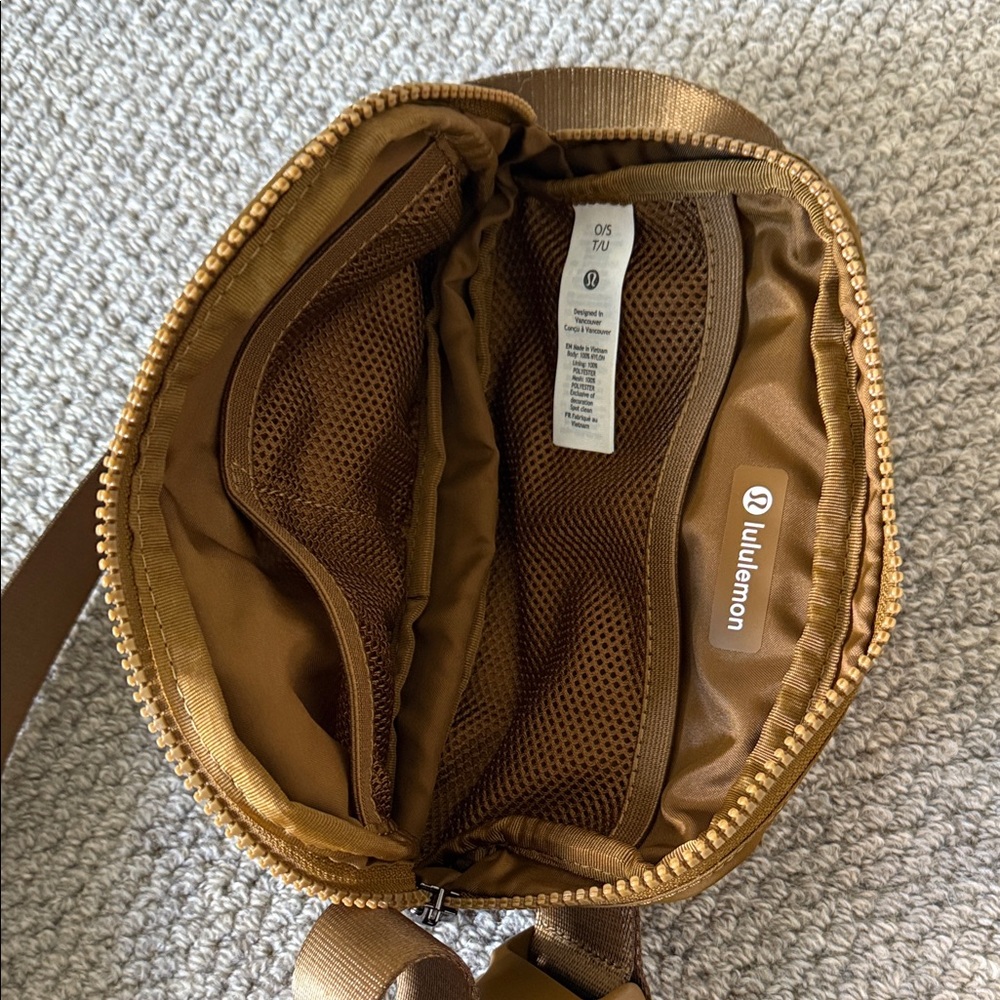 lululemon athletica Tan Bag - Picture 2 of 4